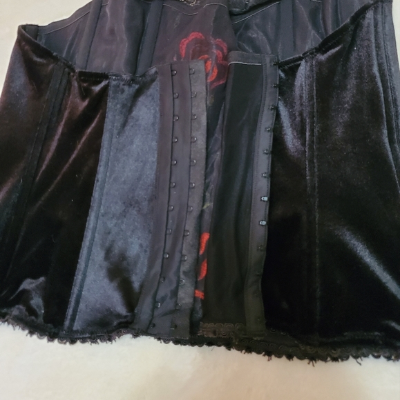 Victoria Secret Velvet Rose Embroidered Corset Size Large - Picture 7 of 9